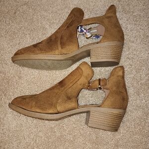 CXL Fashion Booties Brown Suede Cutout 8.5